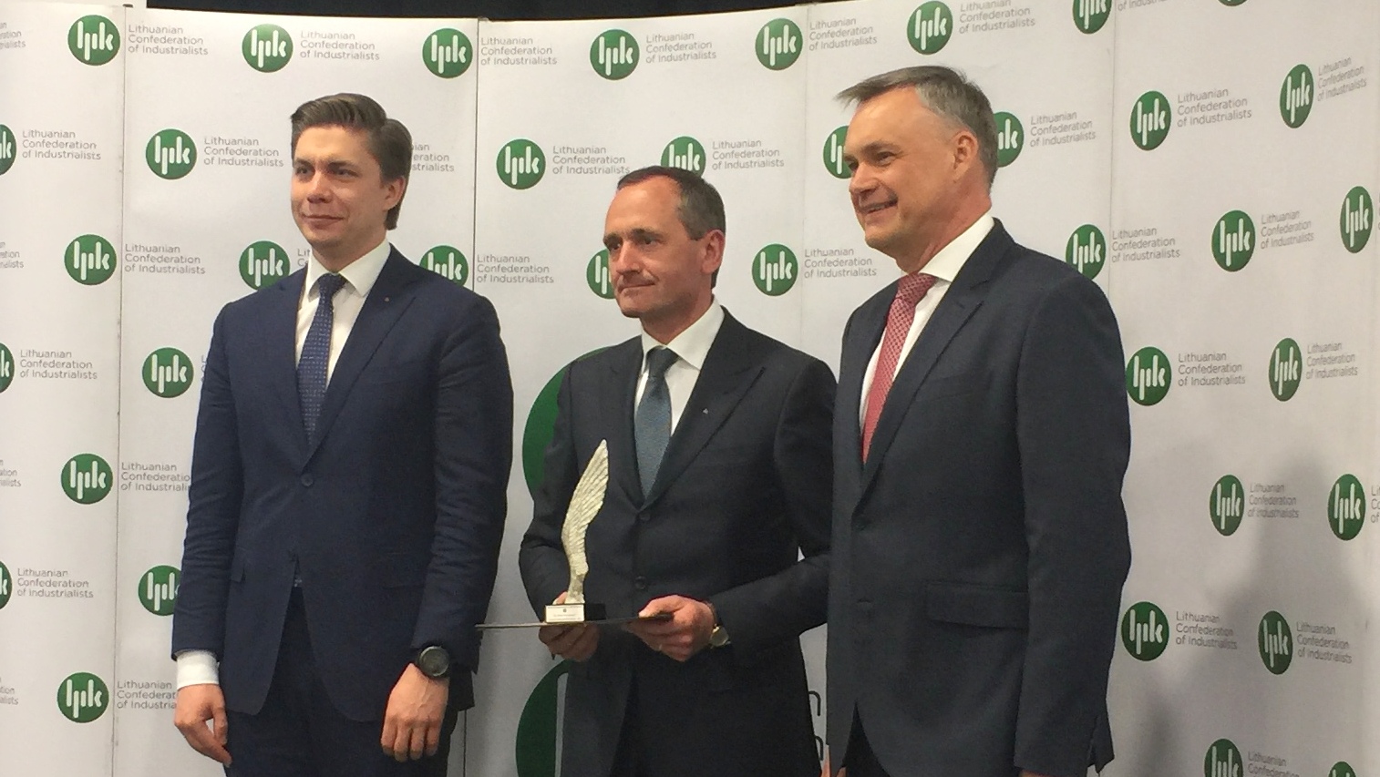 AB „Vakarų laivų gamykla“ įmonių grupei jau septintą kartą įteiktas „Lietuvos metų eksportuotojo“ apdovanojimas