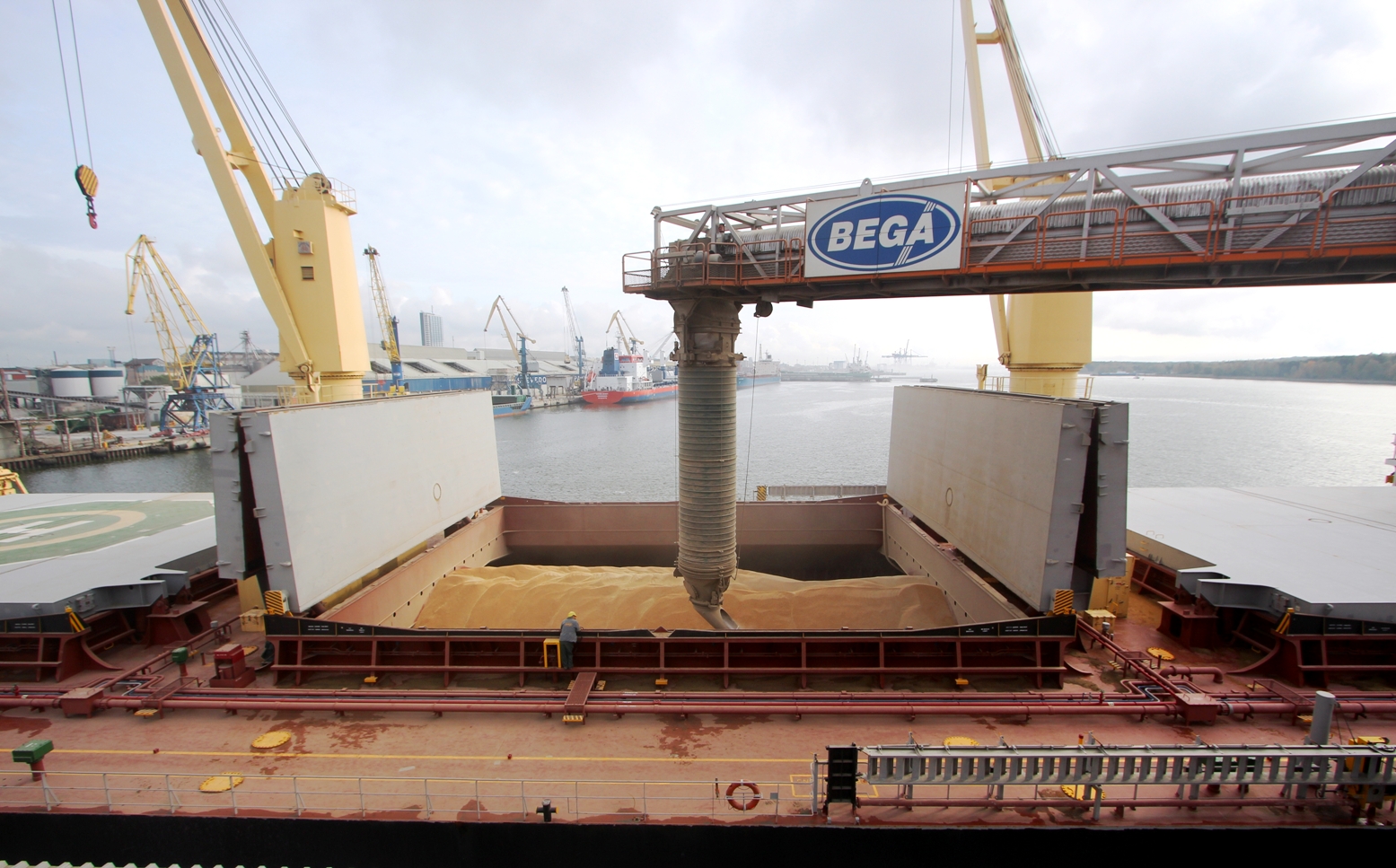 „Imlitex Holdings“ eksporto srautus kreipia per jūrų krovinių kompaniją „Bega“